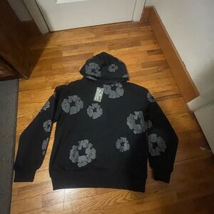 Men's Black and Gray Patterned Sweater